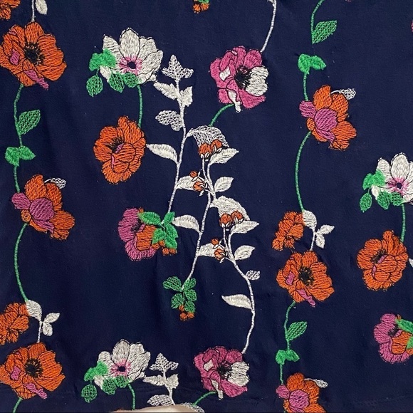 Kellen Embroidered Tank Top Size Medium - Picture 12 of 13